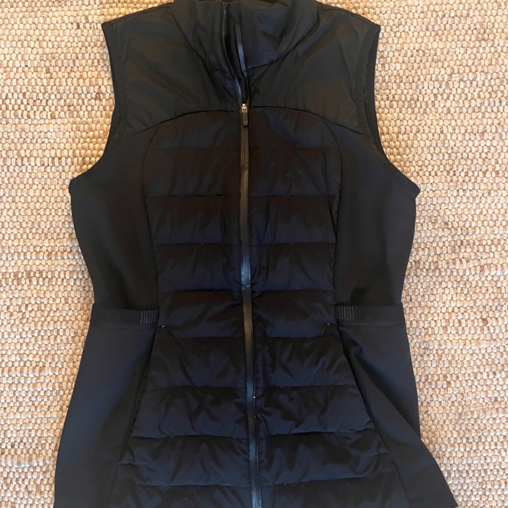 Lululemon Puffer Vest. Black Size 8.